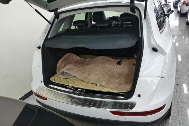 Used Audi Q5 2015 40 TFSI Technology Edition Trunk