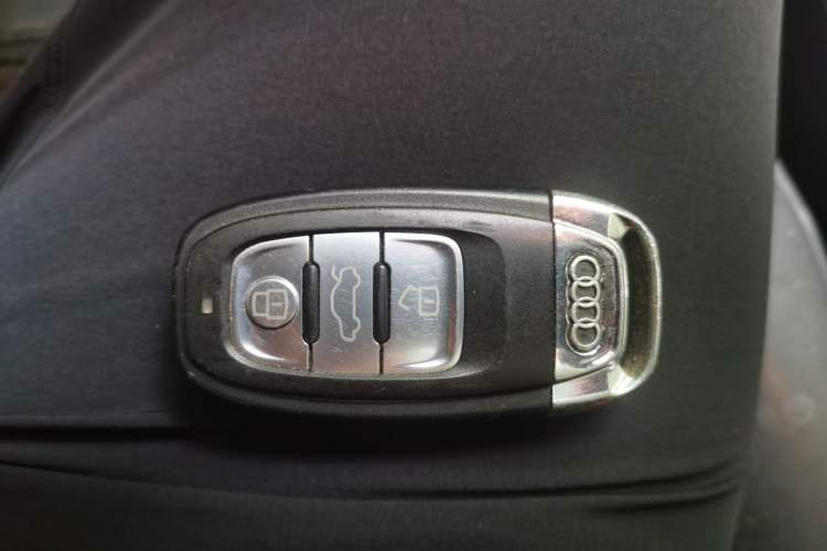 Used Audi Q5 2015 40 TFSI Trendy Edition Vehicle Key