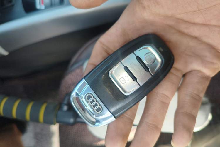 Used Audi Q5 2015 40 TFSI Trendy Edition Vehicle Key