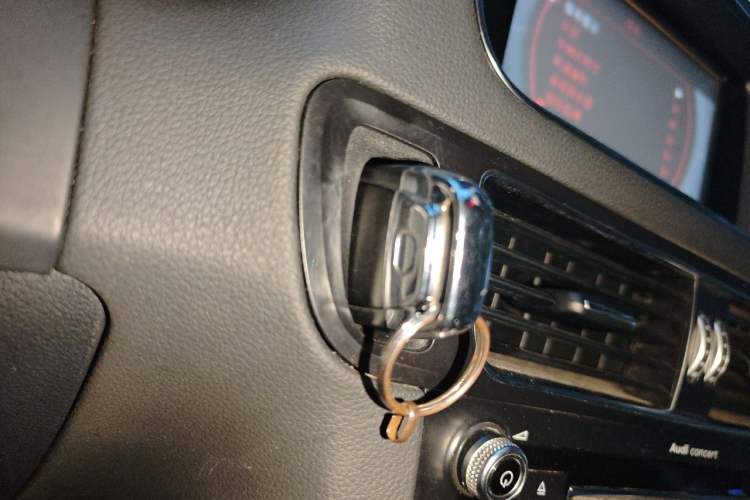Used Audi Q5 2015 40 TFSI Trendy Edition Vehicle Key