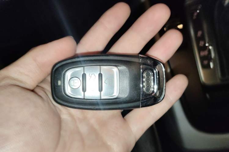 Used Audi Q5 2015 40 TFSI Technology Edition Vehicle Key