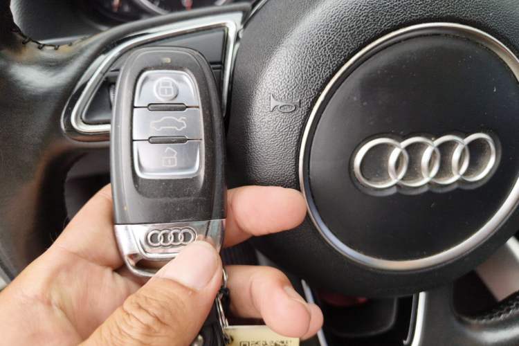 Used Audi Q5 2015 40 TFSI Technology Edition Vehicle Key