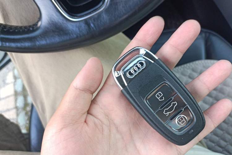 Used Audi Q5 2015 40 TFSI Technology Edition Vehicle Key