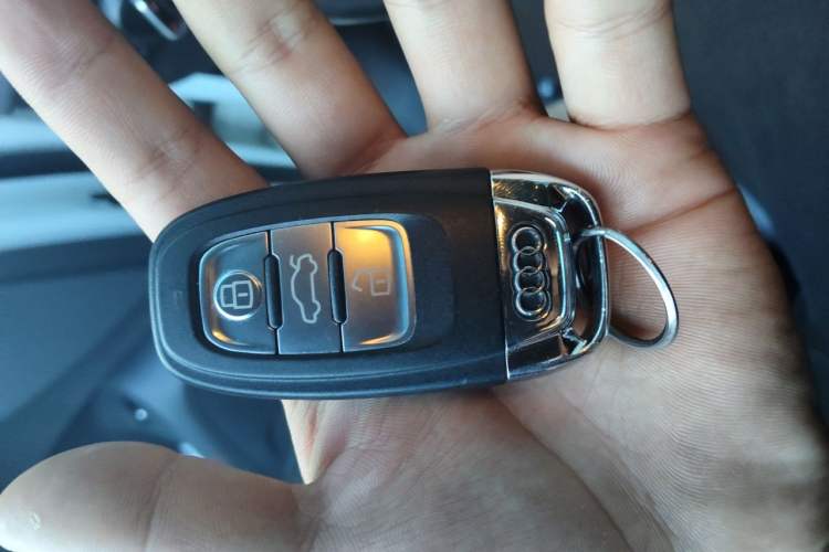 Used Audi Q5 2015 40 TFSI Technology Edition Vehicle Key