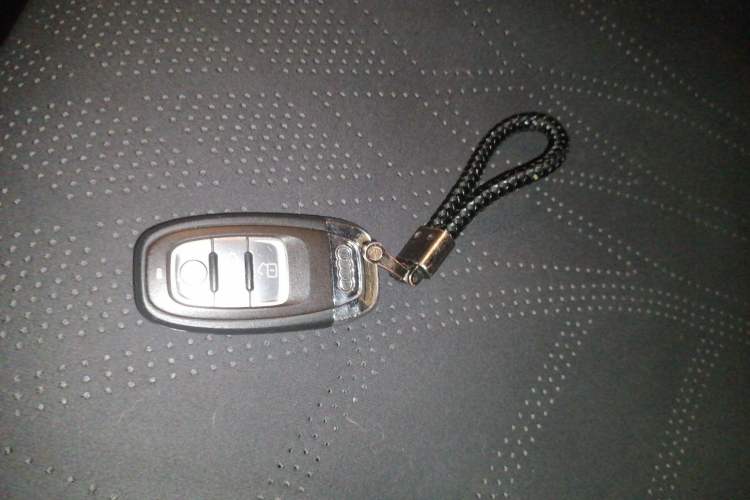 Used Audi Q5 2015 40 TFSI Trendy Edition Vehicle Key