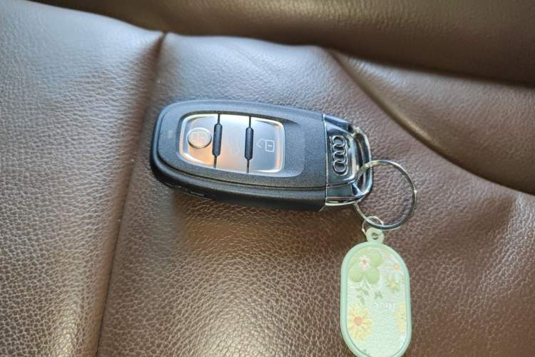 Used Audi Q5 2015 40 TFSI Technology Edition Vehicle Key