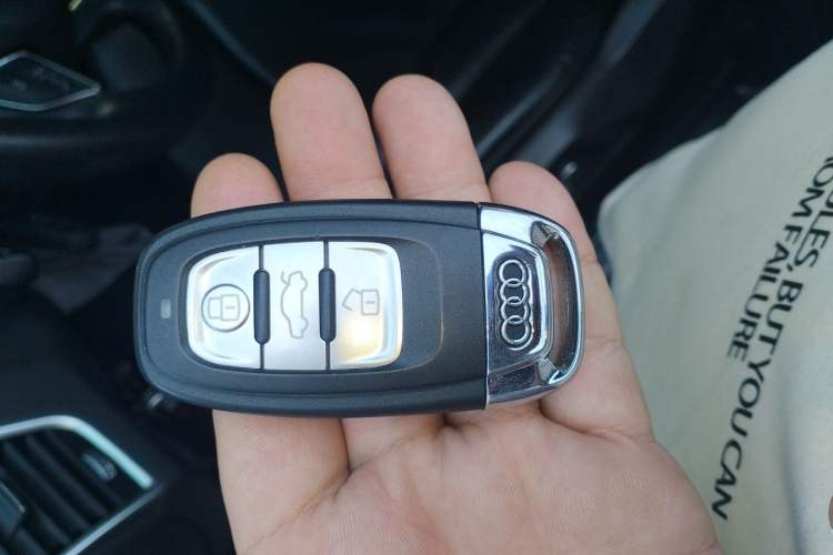 Used Audi Q5 2015 40 TFSI Technology Edition Vehicle Key