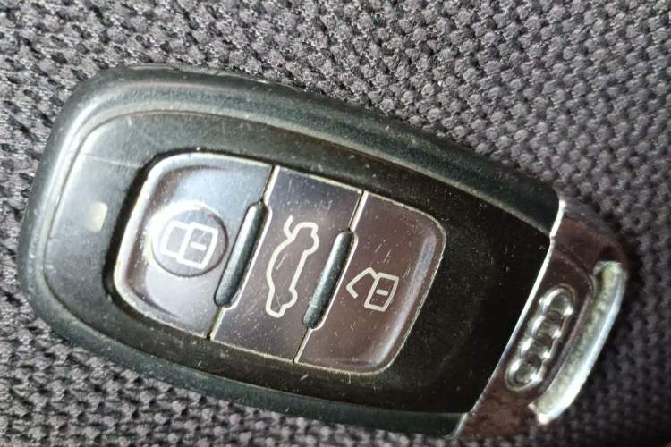 Used Audi Q5 2015 40 TFSI Technology Edition Vehicle Key