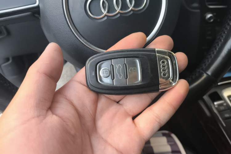 Used Audi Q5 2015 40 TFSI Trendy Edition Vehicle Key