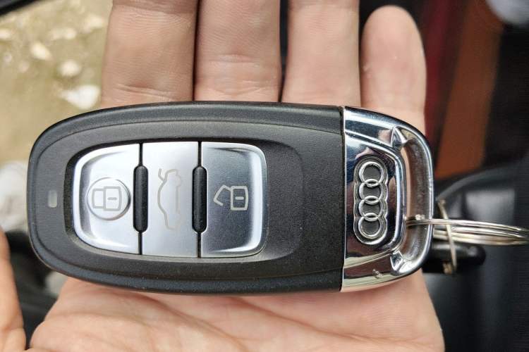 Used Audi Q5 2015 40 TFSI Technology Edition Vehicle Key