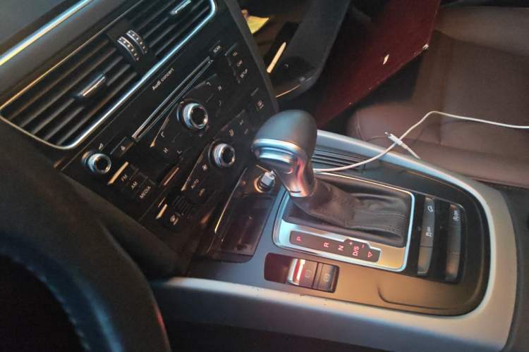 Used Audi Q5 2015 40 TFSI Trendy Edition Vehicle Key