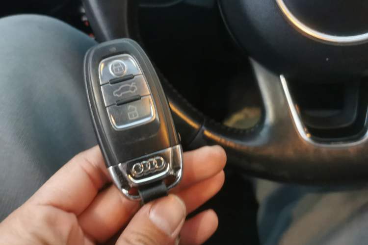 Used Audi Q5 2015 40 TFSI Trendy Edition Vehicle Key
