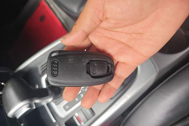 Used Audi Q5 2015 40 TFSI Technology Edition Vehicle Key