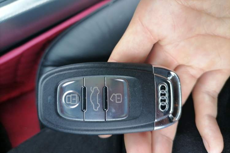 Used Audi Q5 2015 40 TFSI Trendy Edition Vehicle Key