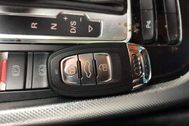 Used Audi Q5 2015 40 TFSI Technology Edition Vehicle Key
