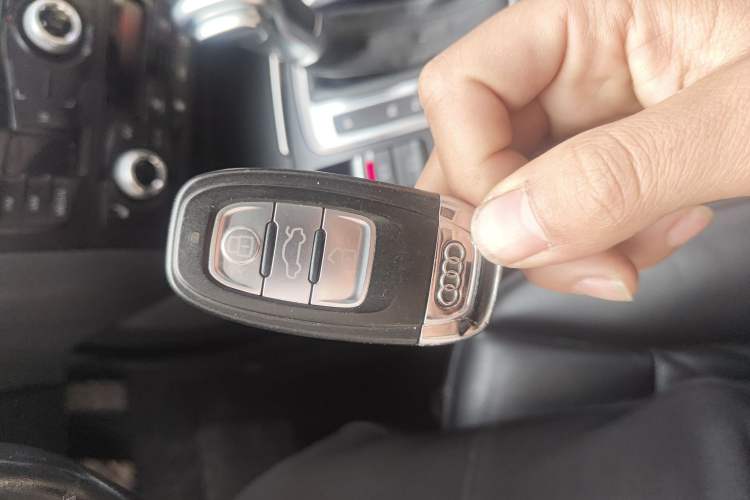 Used Audi Q5 2015 40 TFSI Technology Edition Vehicle Key