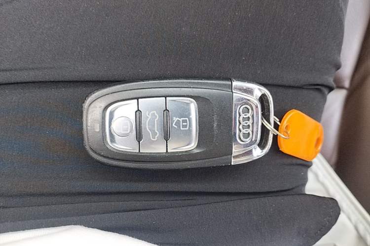 Used Audi Q5 2015 40 TFSI Technology Edition Vehicle Key