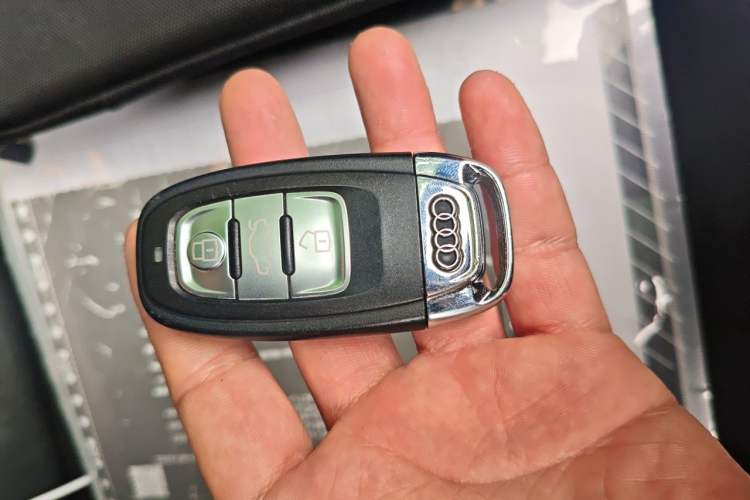 Used Audi Q5 2015 40 TFSI Technology Edition Vehicle Key