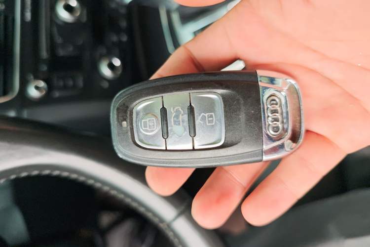 Used Audi Q5 2015 40 TFSI Technology Edition Vehicle Key