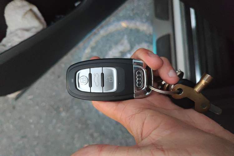 Used Audi Q5 2015 40 TFSI Technology Edition Vehicle Key