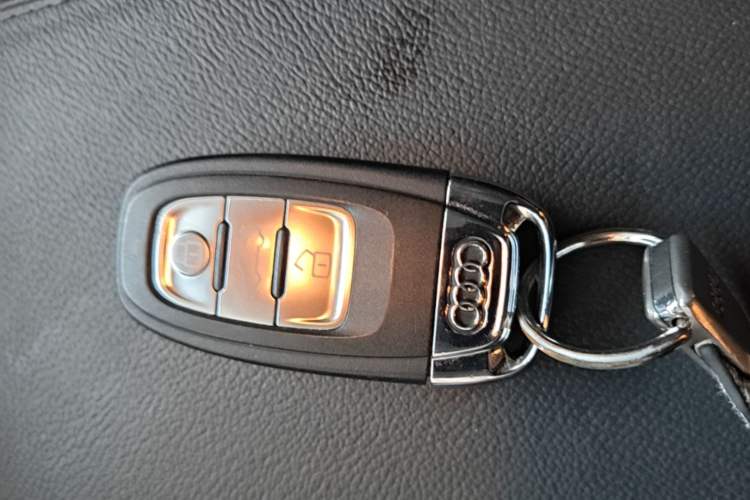Used Audi Q5 2015 40 TFSI Technology Edition Vehicle Key