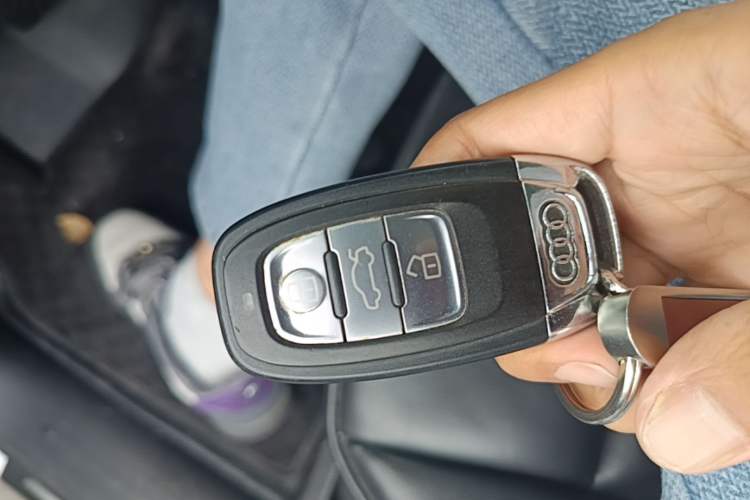 Used Audi Q5 2015 40 TFSI Technology Edition Vehicle Key