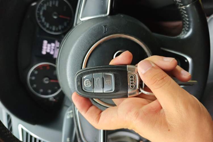 Used Audi Q5 2015 40 TFSI Trendy Edition Vehicle Key