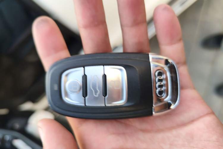 Used Audi Q5 2015 40 TFSI Trendy Edition Vehicle Key