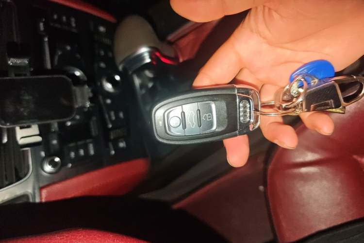 Used Audi Q5 2015 40 TFSI Trendy Edition Vehicle Key