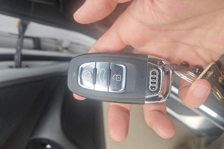 Used Audi Q5 2015 40 TFSI Technology Edition Vehicle Key