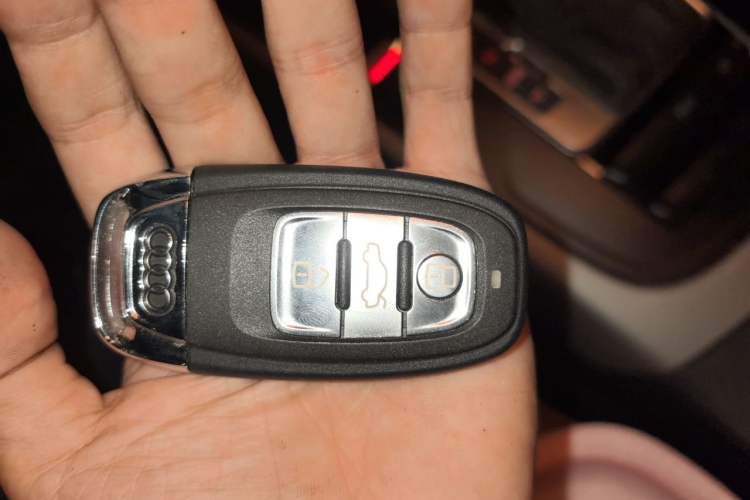 Used Audi Q5 2015 40 TFSI Trendy Edition Vehicle Key