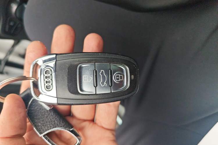 Used Audi Q5 2015 40 TFSI Trendy Edition Vehicle Key