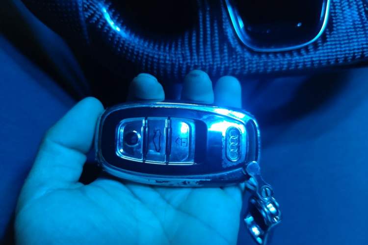 Used Audi Q5 2015 40 TFSI Trendy Edition Vehicle Key