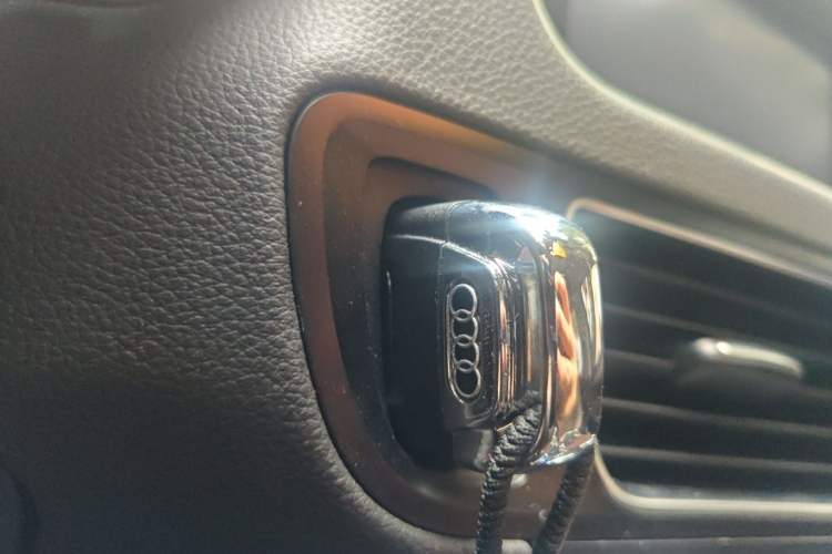 Used Audi Q5 2015 40 TFSI Trendy Edition Vehicle Key