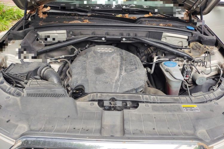 Used Audi Q5 2015 40 TFSI Comfort Model Engine Bay