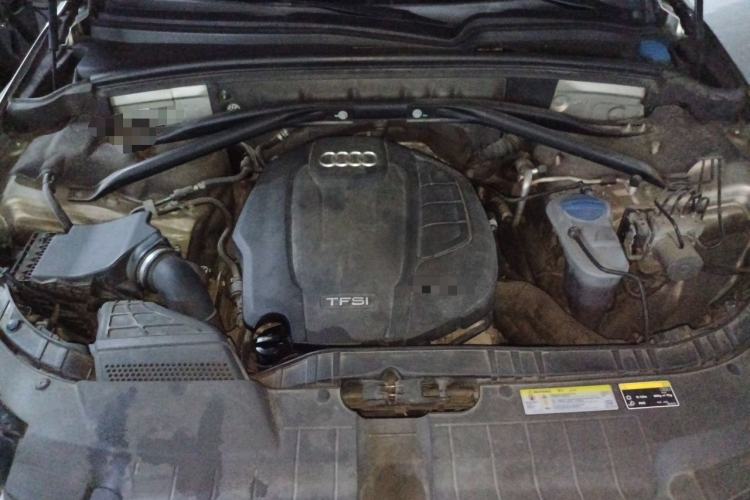 Used Audi Q5 2015 40 TFSI Technology Edition Engine Bay