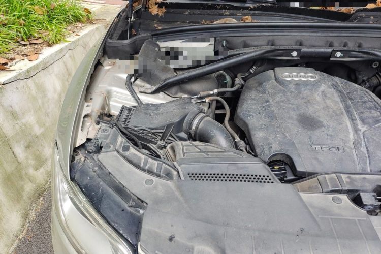 Used Audi Q5 2015 40 TFSI Comfort Model Engine Bay Right