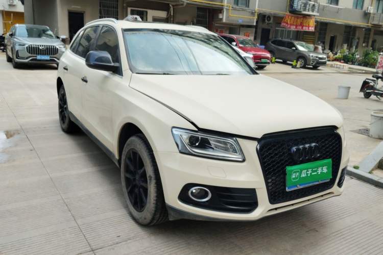 Used Audi Q5 2015 40 TFSI Trendy Edition Front Right 45 Deg