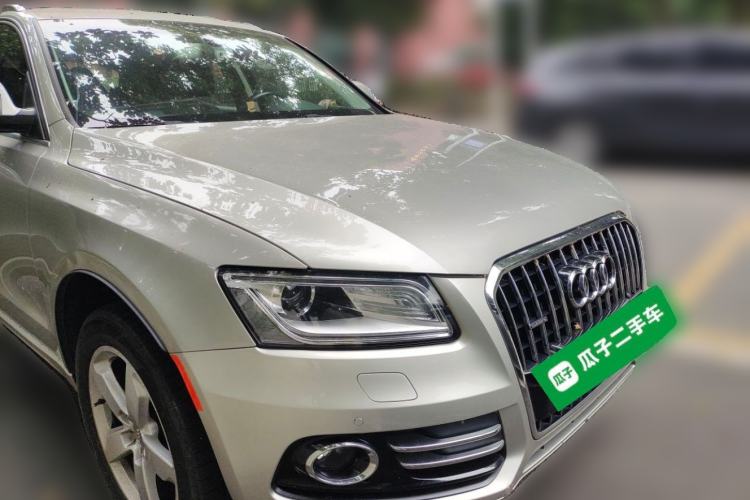 Used Audi Q5 2015 40 TFSI Comfort Model Front Right 45 Deg