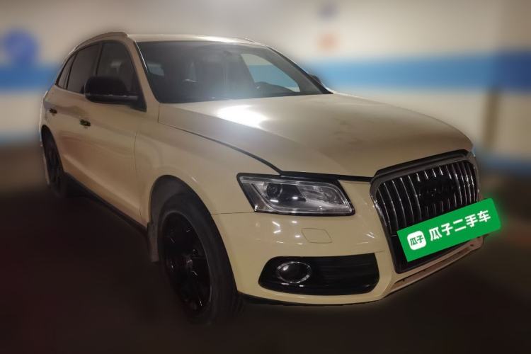 Used Audi Q5 2015 40 TFSI Comfort Model Front Right 45 Deg