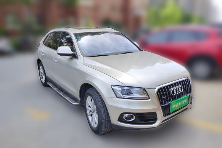 Used Audi Q5 2015 40 TFSI Technology Edition Front Right 45 Deg