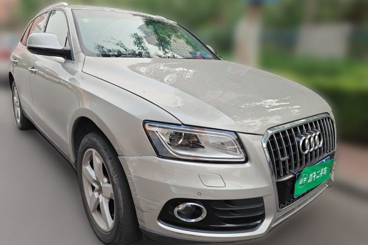 Used Audi Q5 2015 40 TFSI Technology Edition Front Right 45 Deg