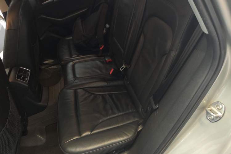 Used Audi Q5 2015 40 TFSI Technology Edition Left Rear Seat