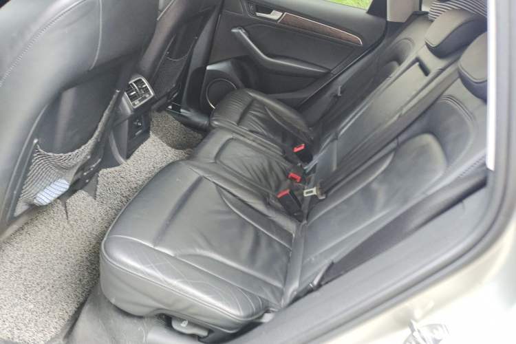 Used Audi Q5 2015 40 TFSI Comfort Model Left Rear Seat