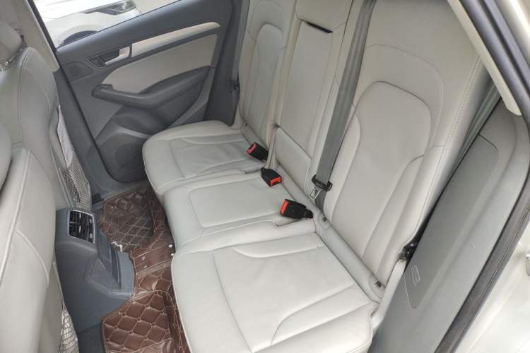 Used Audi Q5 2015 40 TFSI Technology Edition Left Rear Seat