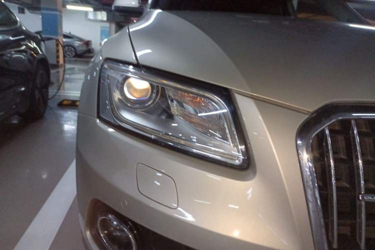 Used Audi Q5 2015 40 TFSI Technology Edition Right Front Headlight