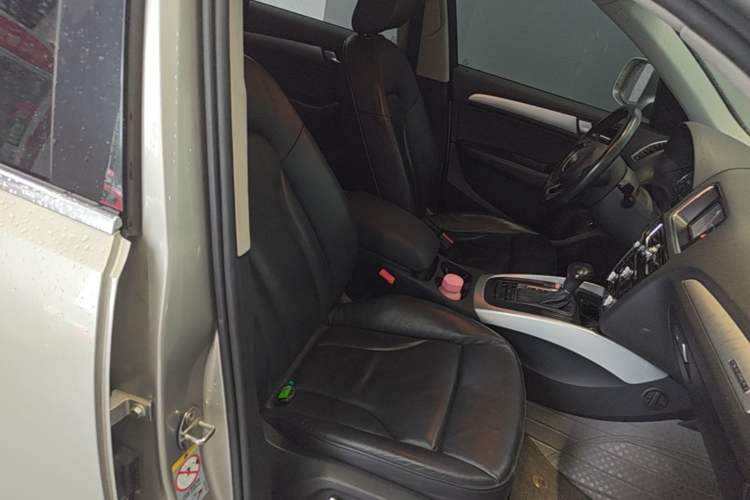 Used Audi Q5 2015 40 TFSI Technology Edition Right Front Seat