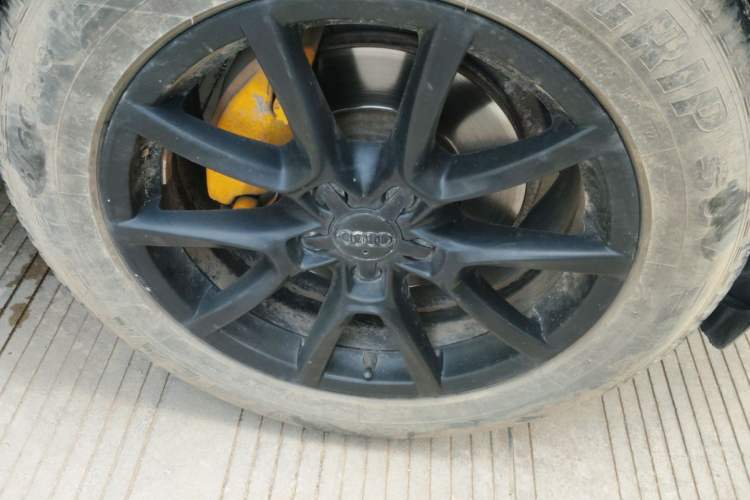 Used Audi Q5 2015 40 TFSI Trendy Edition Right Front Wheel Hub