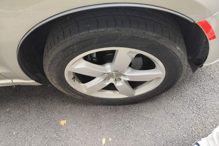 Used Audi Q5 2015 40 TFSI Comfort Model Right Front Wheel Hub