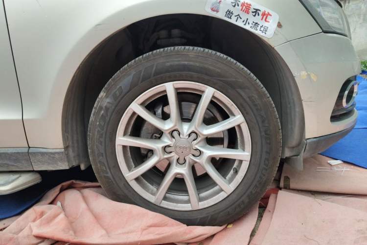 Used Audi Q5 2015 40 TFSI Trendy Edition Right Front Wheel Hub